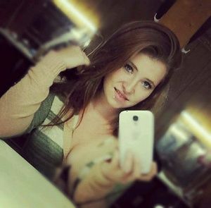 Meet your Posher, Courtney